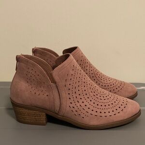 Women's Muave Ankle Boots